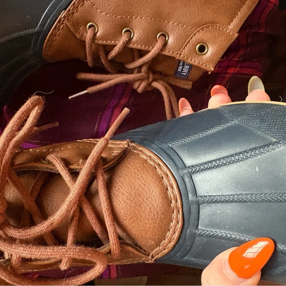 Womens size 3 Sperrys Brown and Blue Duck Boots